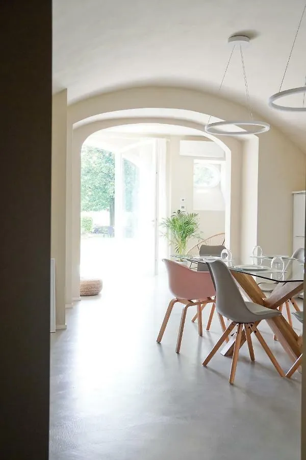 Luxury Lake View Apartments サロ