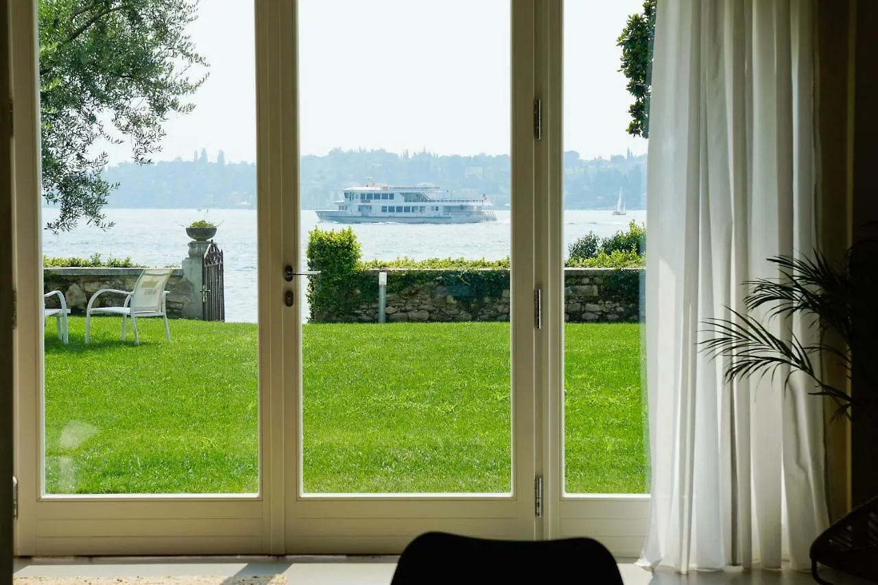 Luxury Lake View Apartments Salo Italy